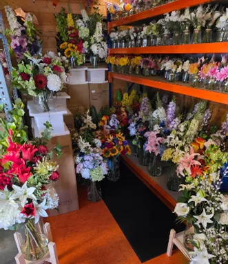 Trendige Blumenarrangements mieten - Saisonal wechselnde Deko